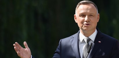 Prezydent Duda ma gest. Sypnął podwyżkami