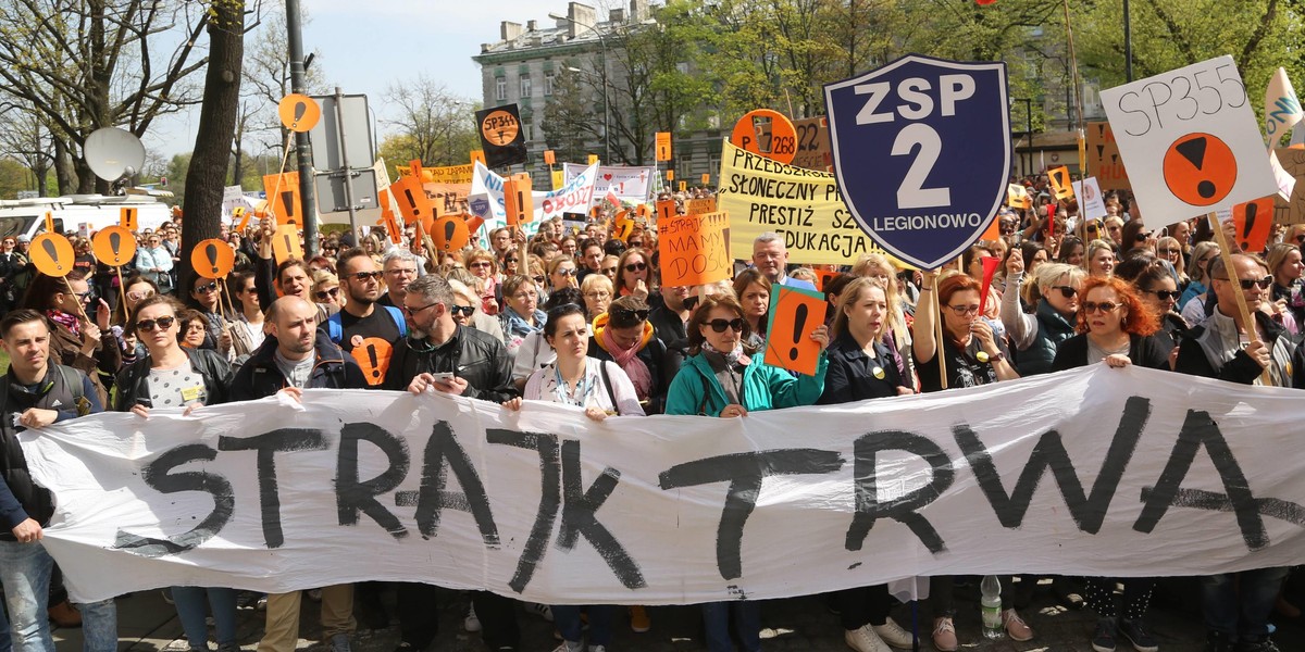 Protest nauczycieli wciąż trwa