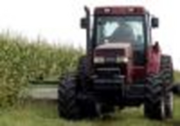 Traktor na polu kukurydzy Fot. Bloomberg
