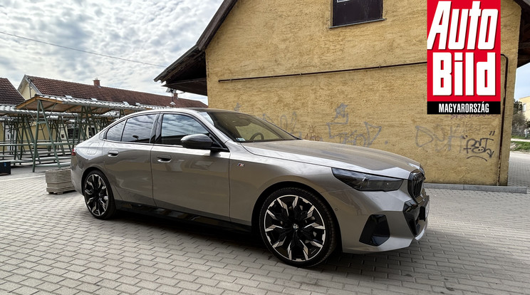 A G60-as kódjelű BMW 520 majd' 10 centivel hosszabb elődjénél