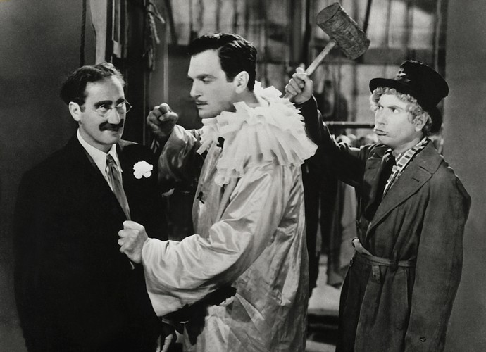 5. 'Noc w operze' ('A Night at the Opera', 1935, reż. Sam Wood, Edmund Goulding)