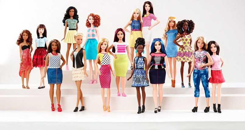 Problem, który - wydaje się - wreszcie zauważyła firma Mattel Inc. polega na tym, że sylwetka Barbie promowała chorobliwie chudą sylwetkę. Taki wpływ na dziewczynki, które bawią się lalkami, mógł prowadzić je do odchudzania się, a w konsekwencji nawet do groźnej dla życia anoreksji. Od teraz lalka Barbie będzie wyglądać bardziej realistycznie. Poszczególne jej "modele" będą również bardziej zróżnicowane. Niektóre przytyją, inne urosną, a jeszcze inne będą szczupłe, ale tak, żeby wyglądały naturalnie. Producent zapowiada, że Barbie - oprócz trzech nowych rodzajów sylwetki - zyska również 22 barwy oczu i 24 fryzury. A co z Kenem, partnerem Barbie? W tej sytuacji należałoby oczekiwać, że wkrótce firma Mattel wypuści na rynek także linię "męskich" lalek, bardziej odpowiadających rzeczywistości. Czyli z mniej umięśnionymi ramionami, za to z piwnym brzuszkiem, przerzedzoną czupryną i wczorajszym zarostem...