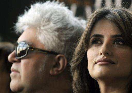 Pedro Almodovar i Penelope Cruz na prezentacji filmu "Los Abrazos Rotos"