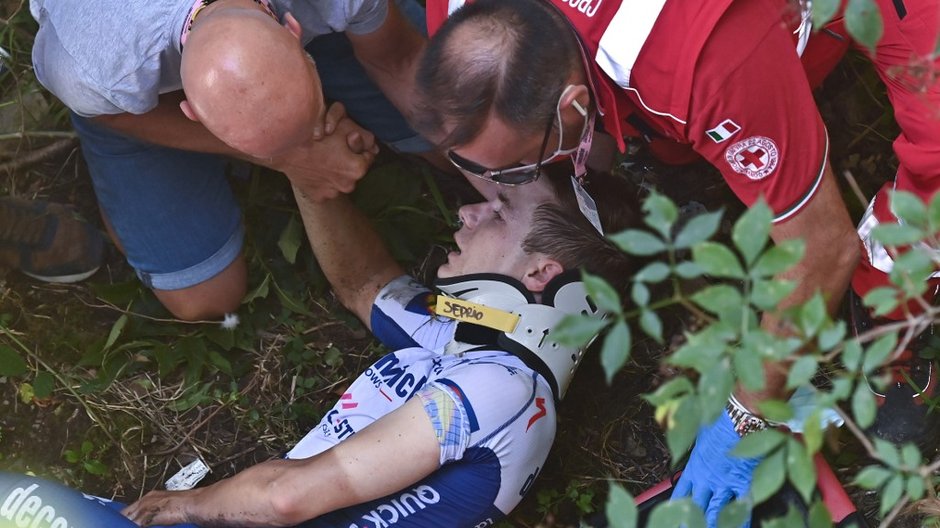 W sierpniu Remco Evenepoel miał wypadek w czasie Giro d'Italia