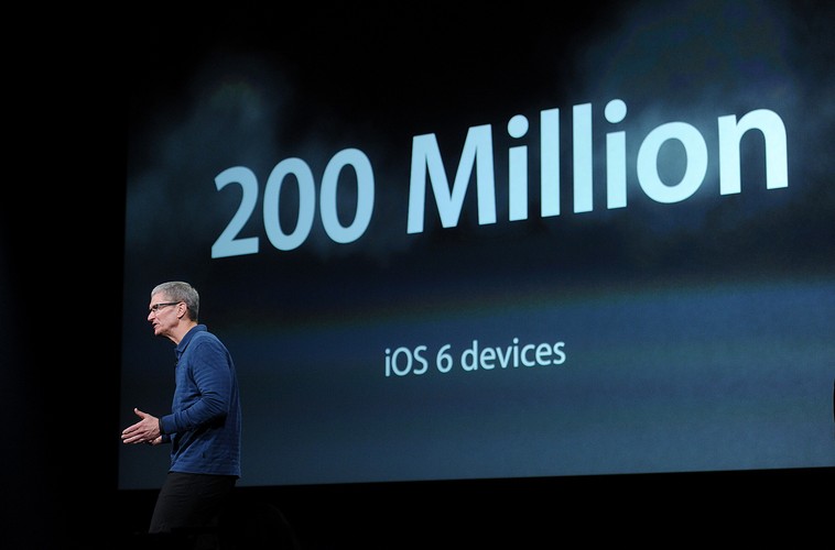 Tom Cook, szef Apple, podczas konferencji w San Jose w Kalifornii