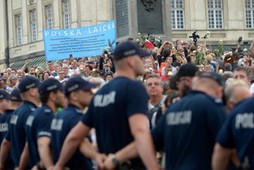 policja kontrmanifestacja manifestacja krakowskie przedmieście 10 lipca