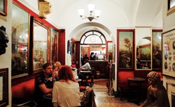 Wicepremier Gliński chce ratować historyczną rzymską kawiarnię. Napisze list w sprawie Caffe Greco