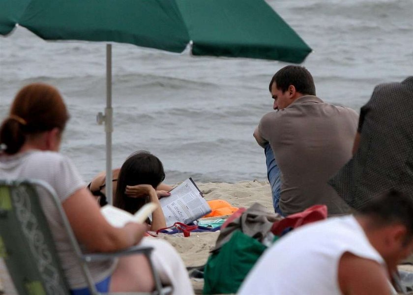 Dubieniecki z Kaczyńską na plaży. Walczy o nią?