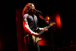 John Frusciante wraca do Red Hot Chili Peppers