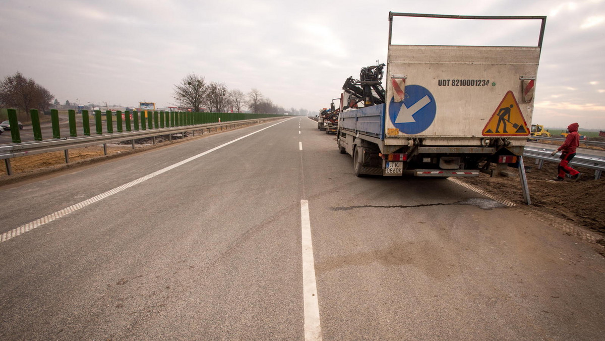 Mazowiecki oddział GDDKiA ogłosił w środę przetarg na przygotowanie projektu budowy autostrady A2 na wschód od Warszawy. Postępowanie dotyczy fragmentu trasy o długości 14,6 km od węzła Lubelska do istniejącej autostradowej obwodnicy Mińska Mazowieckiego.