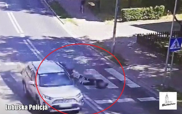 Potrącił na przejściu mężczyznę poruszającego się na wózku
