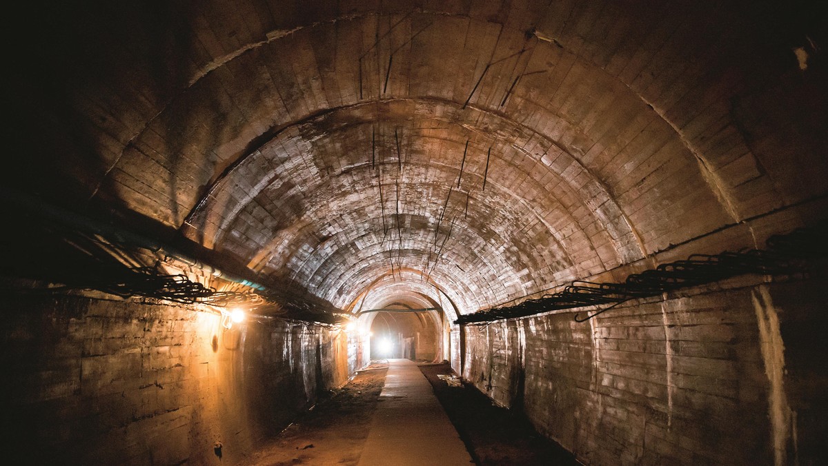 Wałbrzych tunel zamek książ złoty pociąg