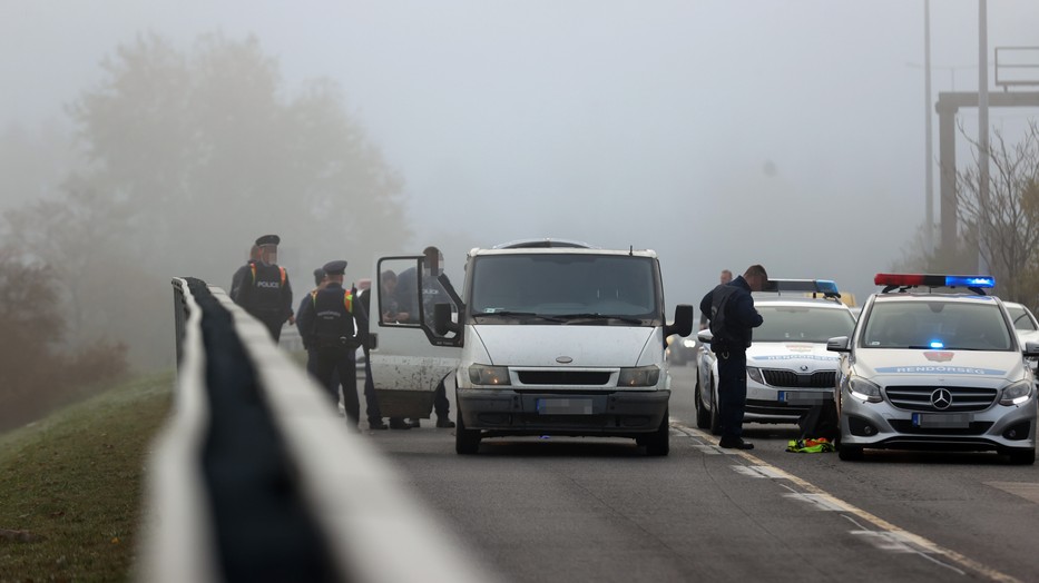 Autós üldözés az M5-ös bevezető szakaszán / Fotó: Zsolnai Péter