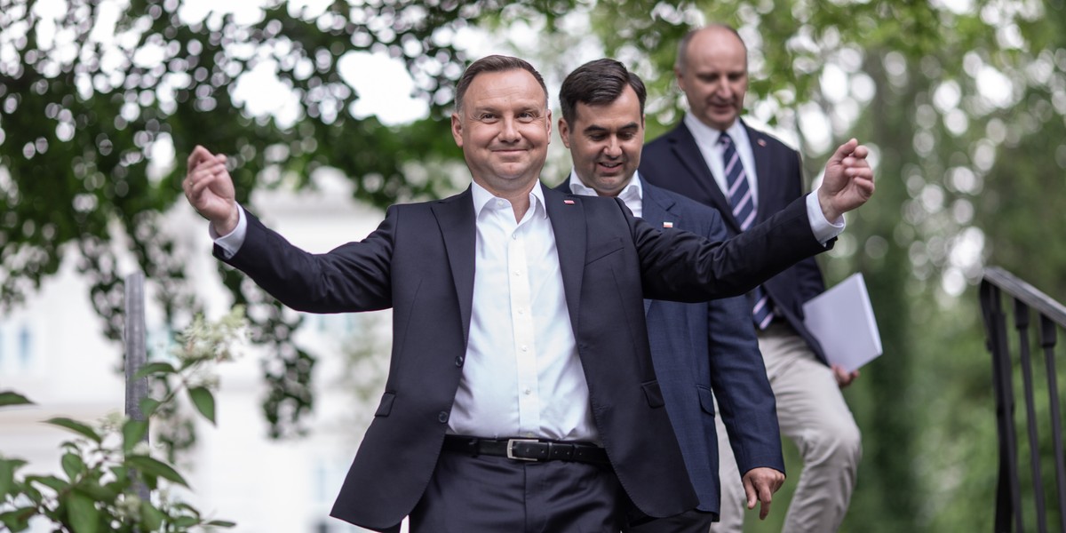 Prezydent Andrzej Duda hojny dla polityków z rządu i najważniejszych urzędów. Zdecydował o wysokich podwyżkach. 