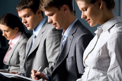 Deloitte: Rosnące koszty życia największym problemem dla blisko połowy zoomerów i millenialsów