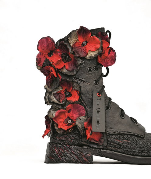 Buty, które projektuje i ręcznie szyje Michał Wojewodzic w swojej pracowni The Shoemaker w Krakowie, kupują, jak mówi, ludzie, którzy chcą nosić coś odmiennego, wyjątkowego.