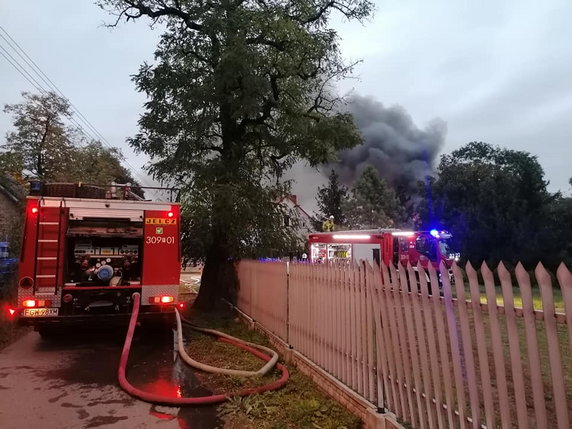 Pożar hali produkcyjnej w Chwałowicach