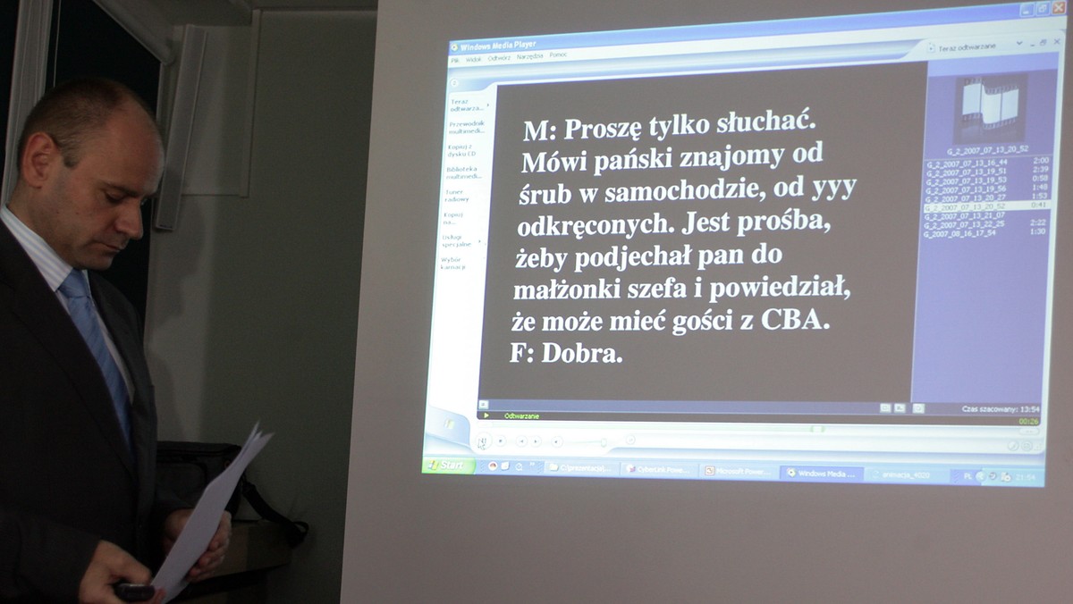 - Zachowanie dwóch posłów wskazuje na to, że zostałem pomówiony o przestępstwo. Składam wniosek by komisja pozwoliła na wystąpienie do służb, by wypowiedziały się na temat pomówienia na temat mojej osoby dotyczących mataczenia i rozbieżności w moich zeznaniach - powiedział podczas zeznawania przed komisja śledcza ds. nacisków prokurator Jerzy Engelking.