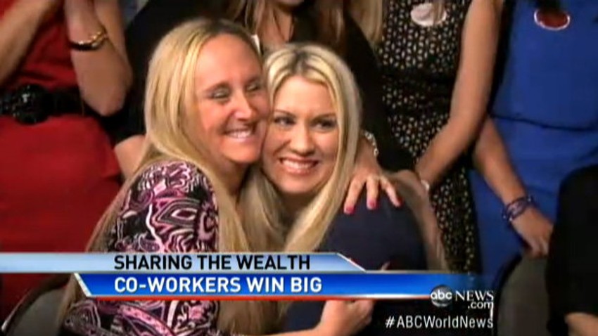 Dženifer Maldonado (desno) nije imala pare u trenutku kada su uplaćivali tiket