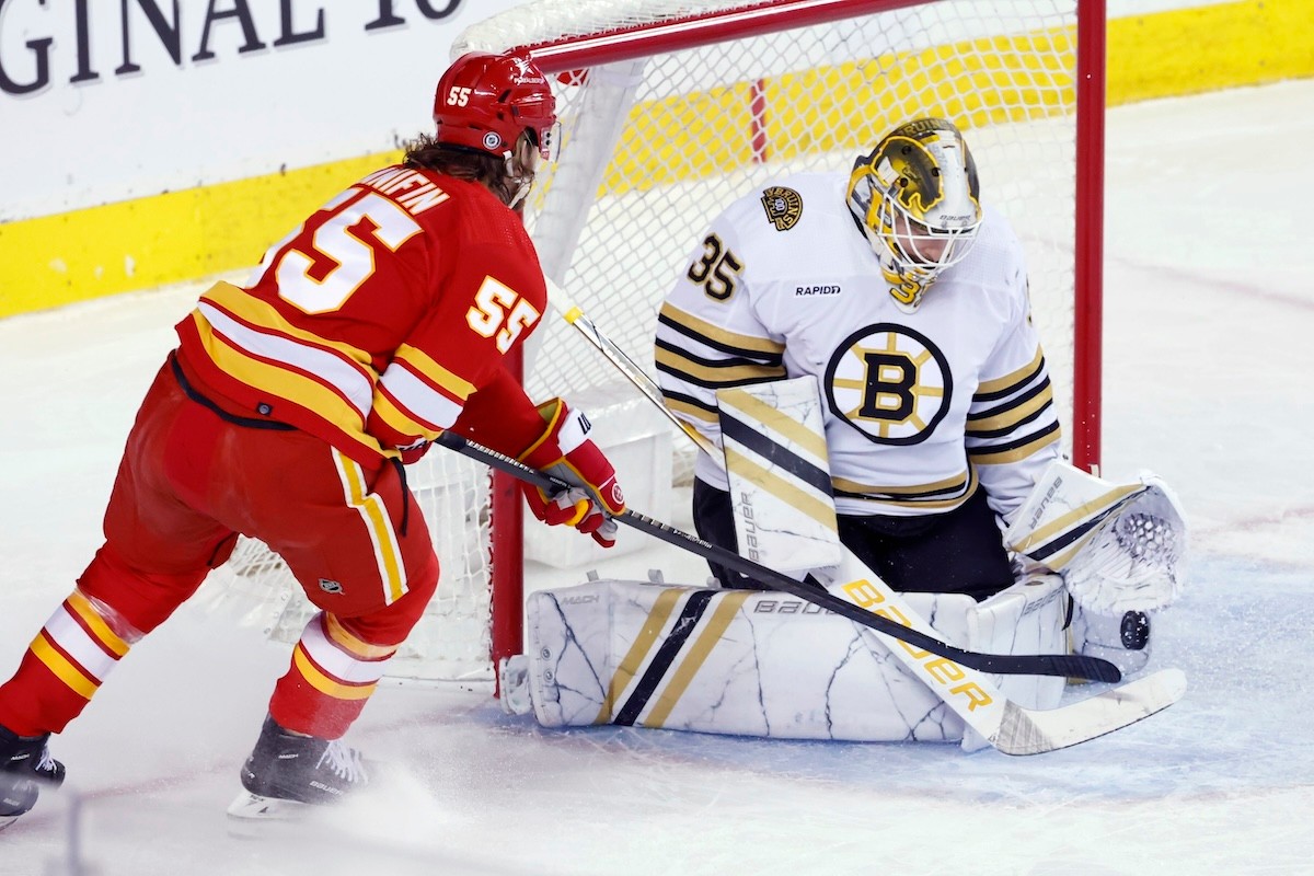 Zápas NHL: Calgary Flames - Boston Bruins.