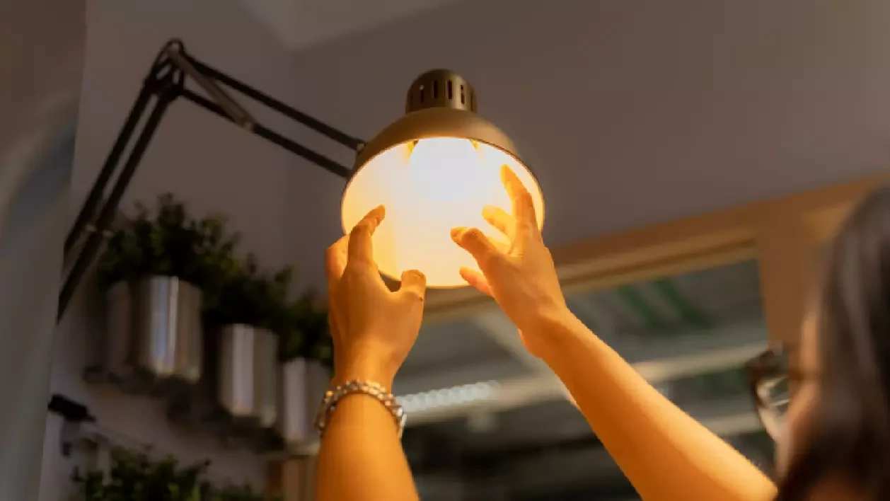 INS: Românii au făcut economie la energie în 2026 – consumul populației a scăzut cu peste 11%