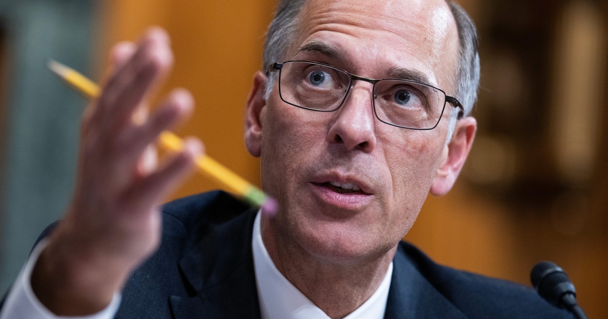 Top economist Mark Zandi warns of job losses to come as the labor ...