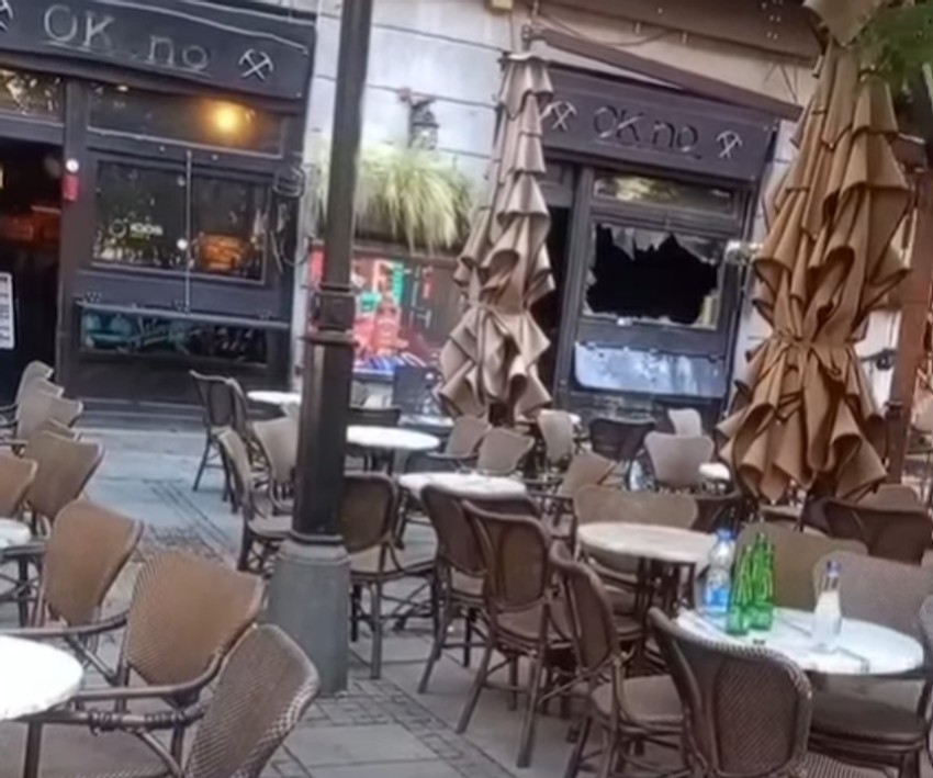 Demoliran kafić u Beogradu