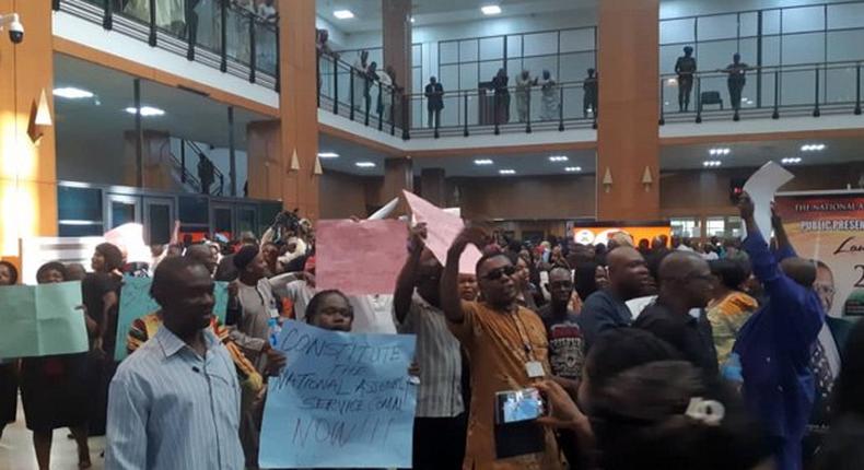 National Assembly workers protest