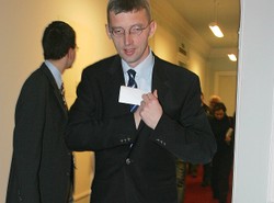 PiS hodowało milionerów w publicznej spółce