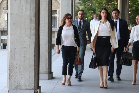 A ŠTA ĆE BITI SA DEČAKOM UBICOM? Počinje emisija "Blic uživo" na BLIC TV o presudi Kecmanovićima