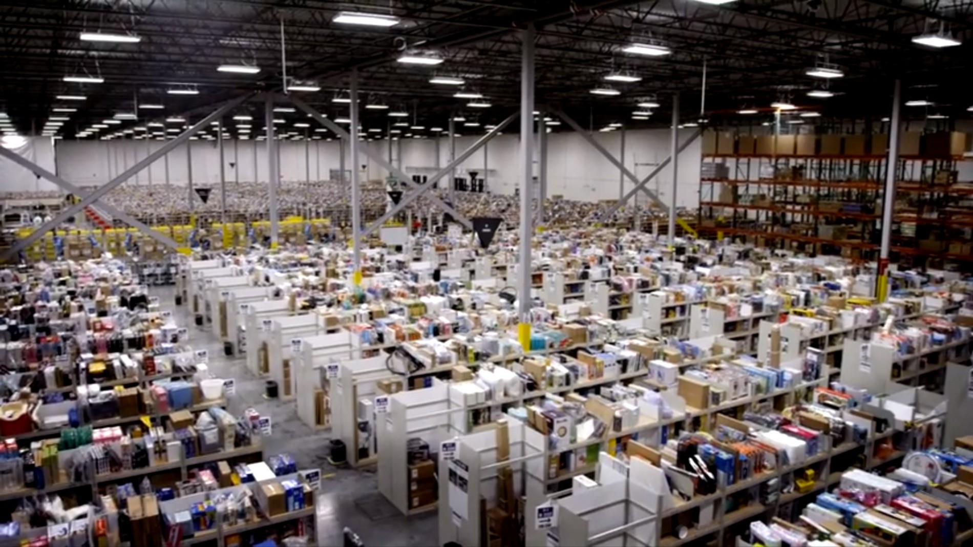 Ce salarii se câștigă în domeniul logisticii? Cât primește un lucrător la depozit vs un manager 