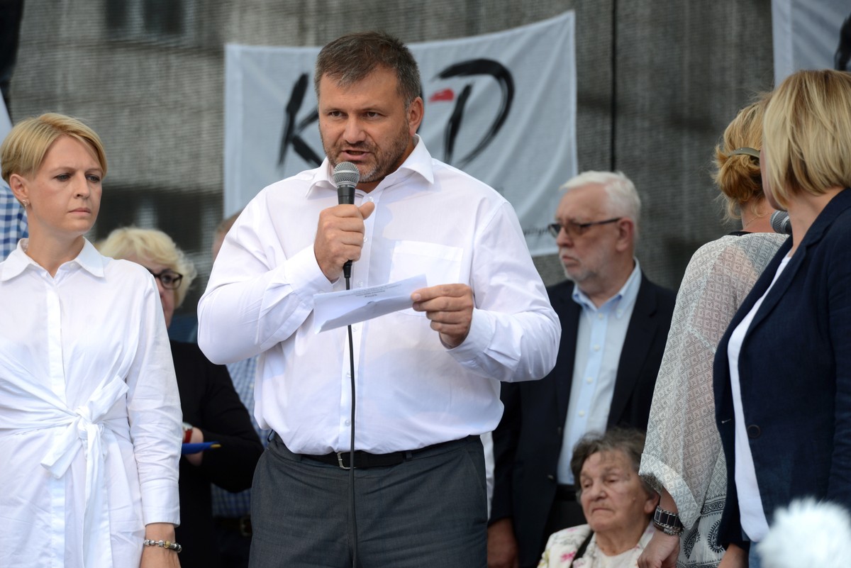 Rzecznik KRS powtórzył, że oczekuje od prezydenta, żeby zawetował czekające na jego podpis ustawy o KRS i o ustroju sądów powszechnych
