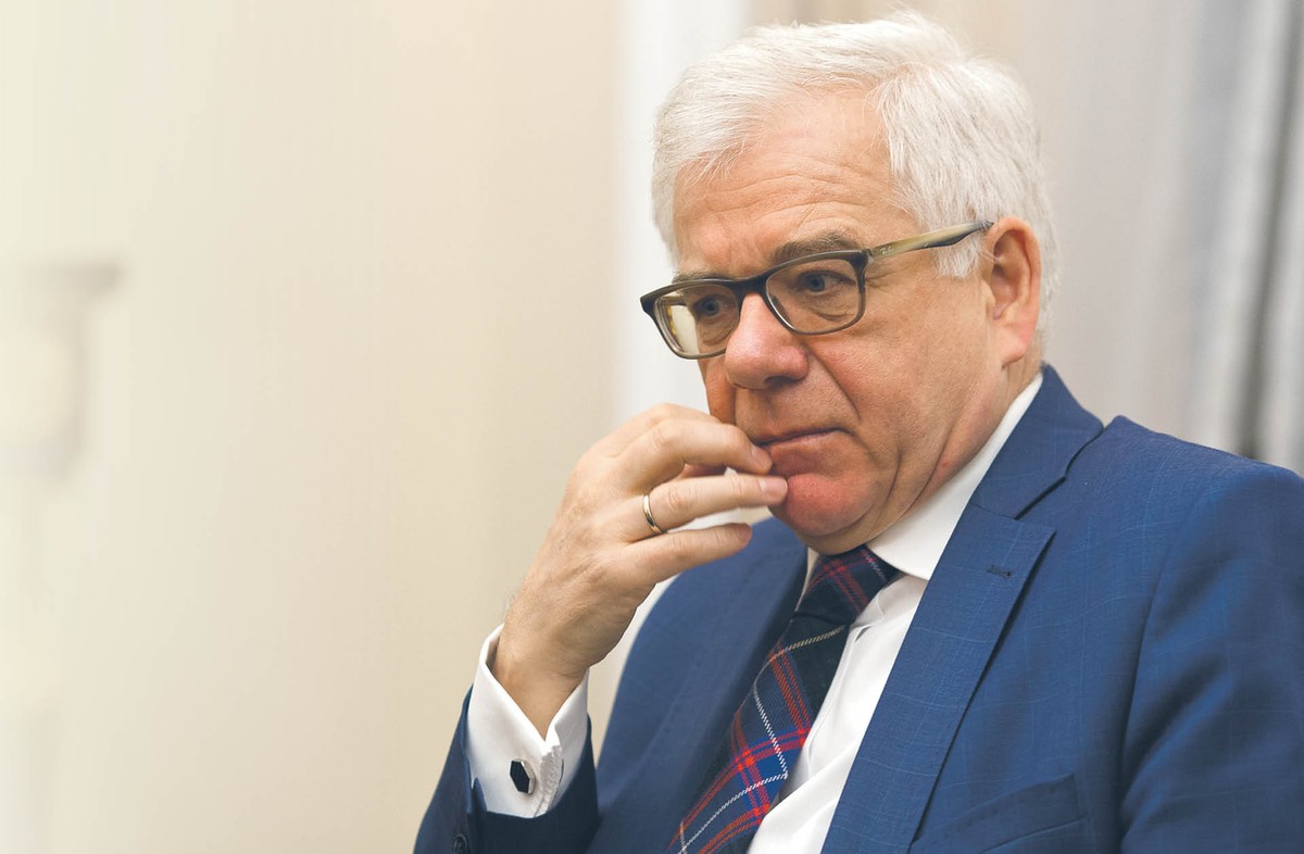 Jacek Czaputowicz , minister spraw zagranicznych