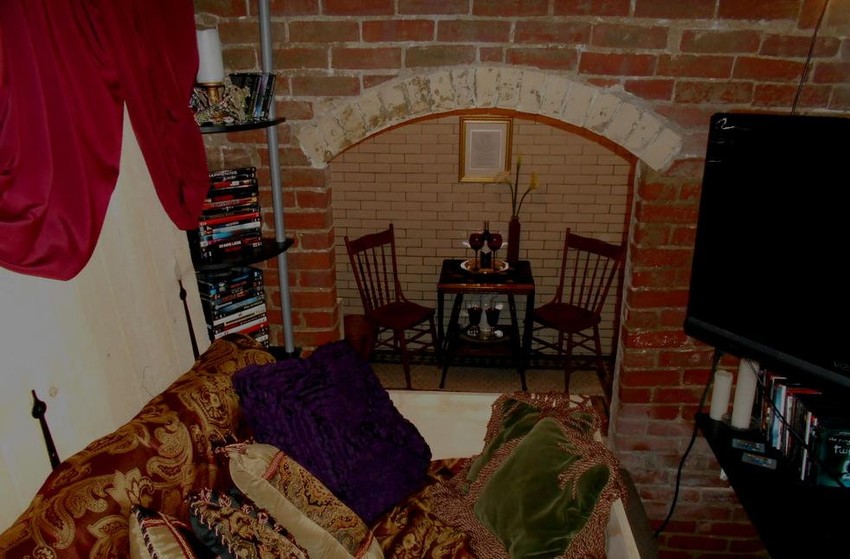 Gosti mogu da odmaraju u mrtvačkim kovčezima ali ne i da prenoće jer hotel nije dobio potrebne licence