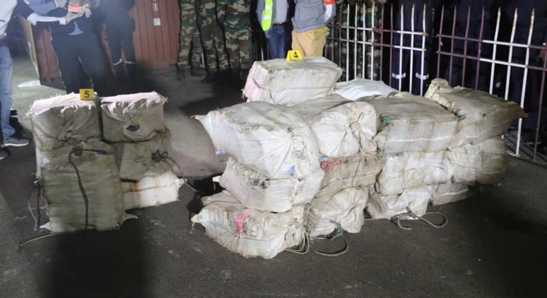 800 kg de cocaïne saisis par la marine sénégalaise au large de Dakar, le 22 janvier 2023.