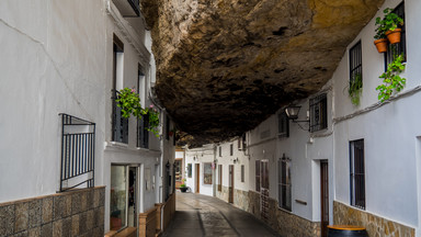 Unikalna architektura Setenil de las Bodegas