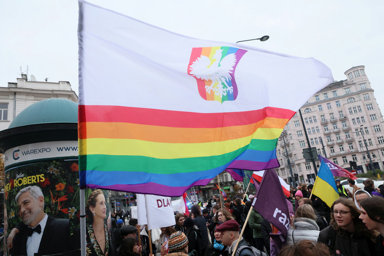 Marsz antyfaszystów w Warszawie w związku ze Świętem Niepodległości 