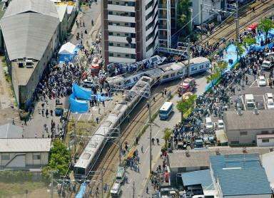 Katastrofa kolejowa w Japonii / 22.jpg