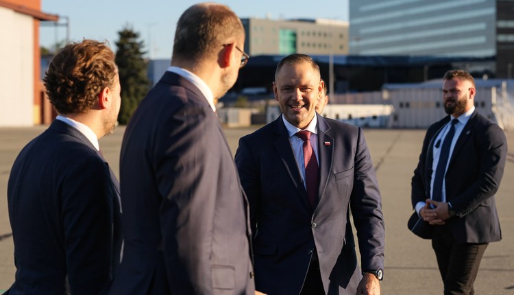 Koniec sporu Nawrocki–Sikorski? Wymowny komentarz szefa MSZ