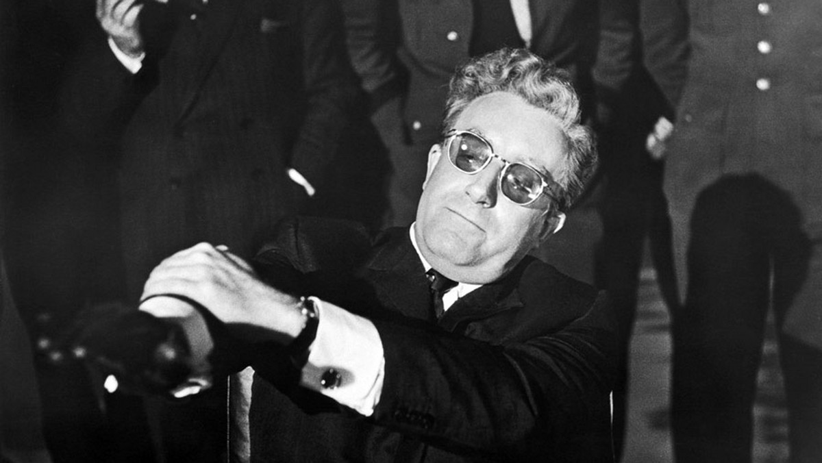 Peter Sellers jako Kapitan Lionel Mandrake / Prezydent Merkin Muffley / Dr Strangelove w filmie "Doktor Strangelove, lub jak przestałem się martwić i pokochałem bombę" (1964)