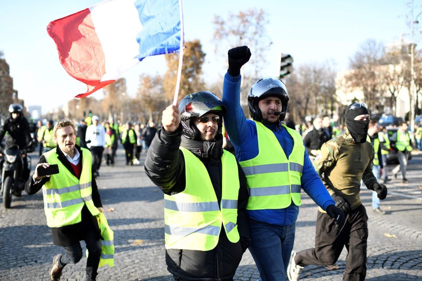 Protestujący odwołują kolejkę