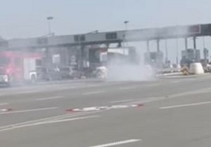 Izgoreo automobil na naplatnoj stanici