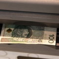 Coraz mniej bankomatów w Polsce