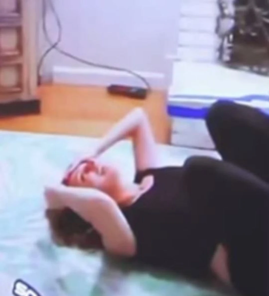 Ana Volš na tepihu koji je pronađen krvav u kontejneru 