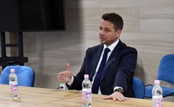 Trzaskowski ujawnia swój majątek. Apeluje o to samo do Morawieckiego i Szumowskiego