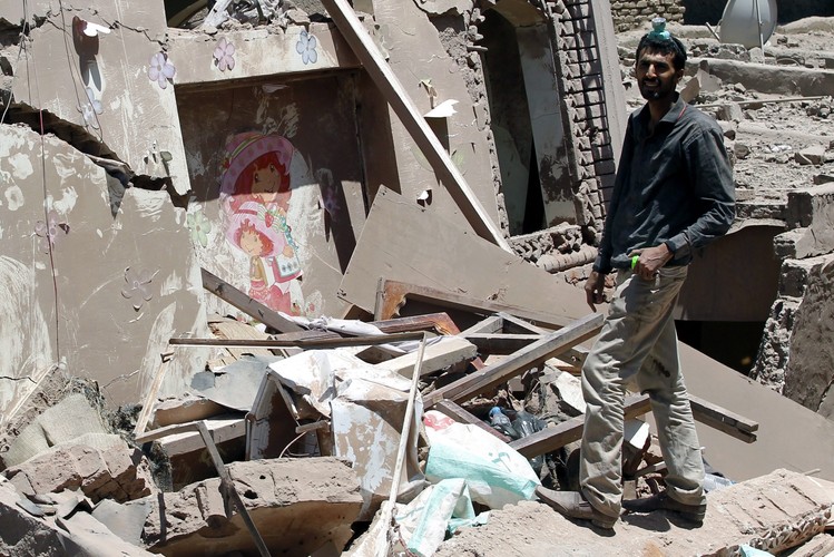 JEMEN. Naloty na zbuntowane miasto Sana