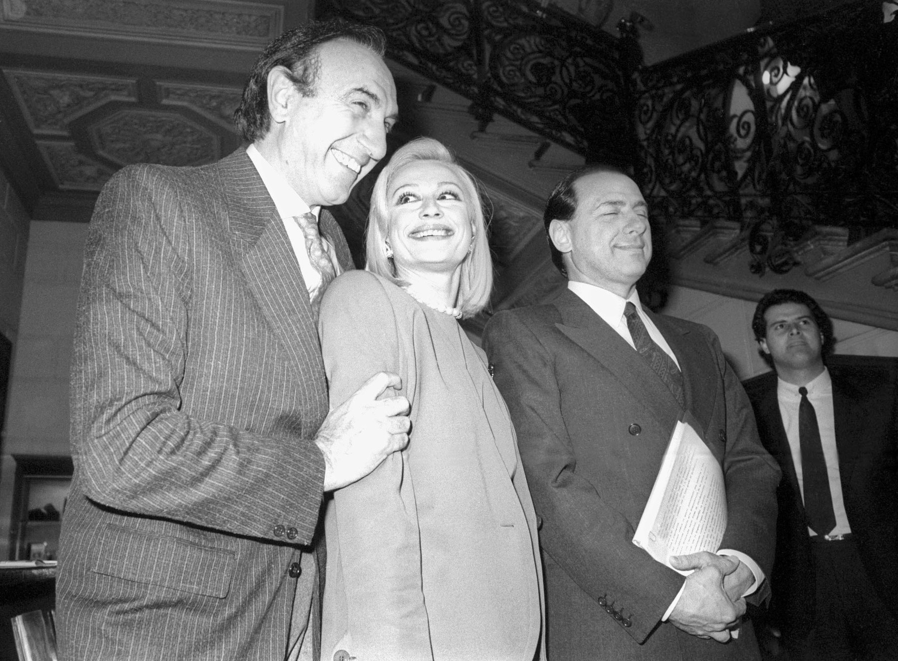 Pippo Baudo, Raffaella Carrà a Silvio Berlusconi.
