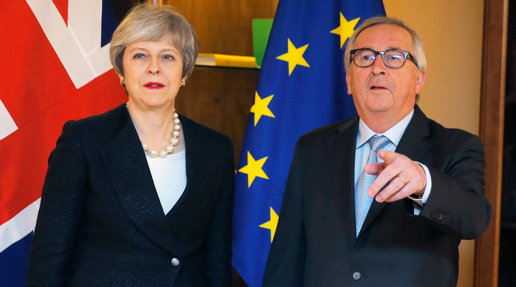 Theresa May és Jean-Claude Juncker megállapodtak / MTI/AP/Pool/Reuters/Vincent Kessler