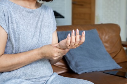 Rheumatoid arthritis: akár 10 évvel is tovább élhet, ha időben észleli ezeket a tüneteket!