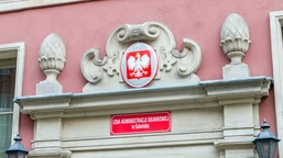 gigantyczne nieprawidłowości w wydatkowaniu środków publicznych: kas ujawnia skalę nadużyć
